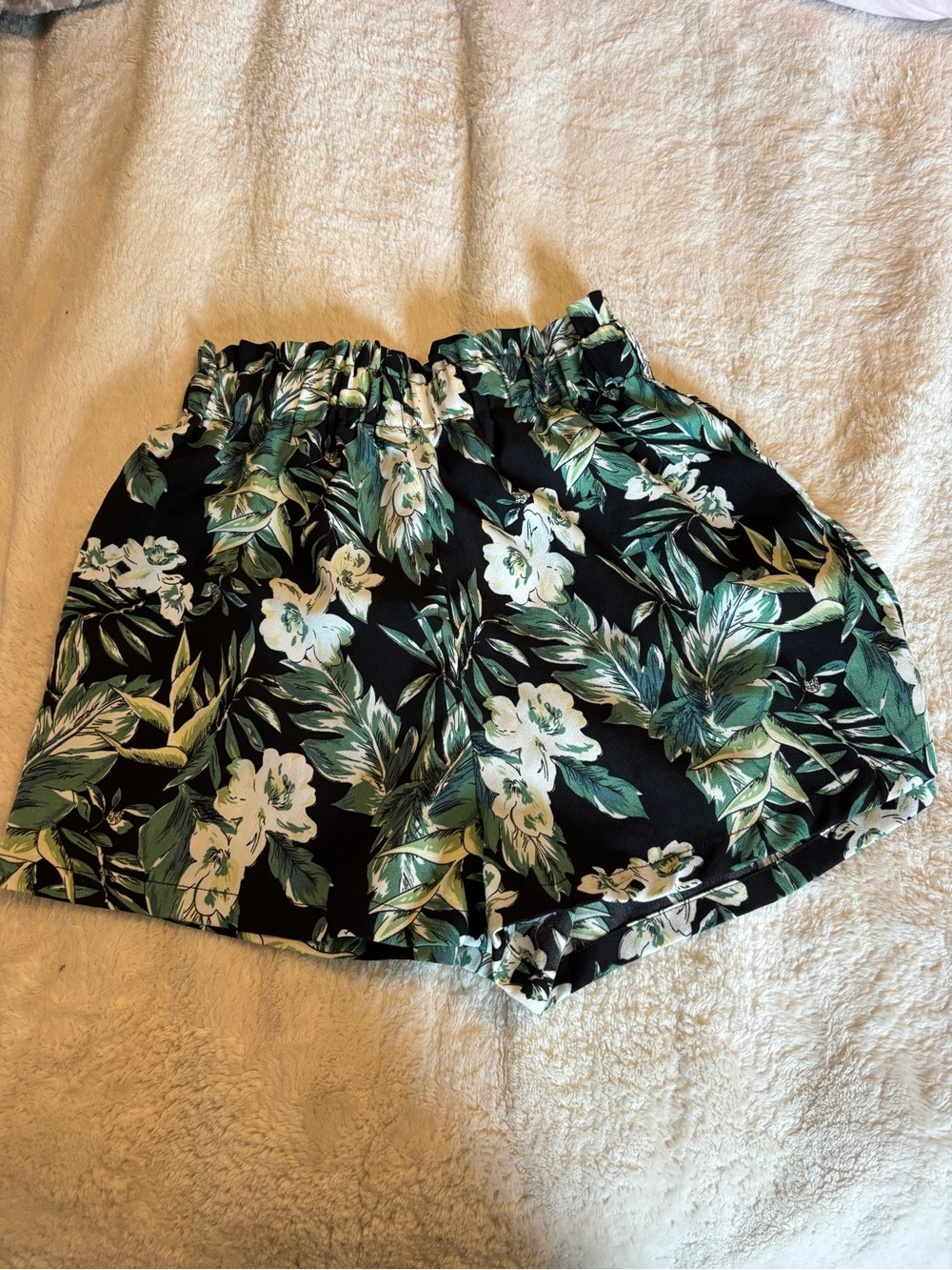SHEIN Black High-Waist Tropical Floral Shorts